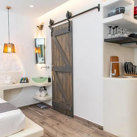 Sweet Emelia Luxury Suites *