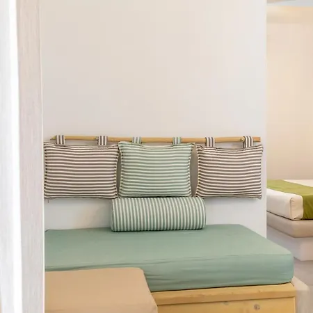 Sweet Emelia Luxury Suites *