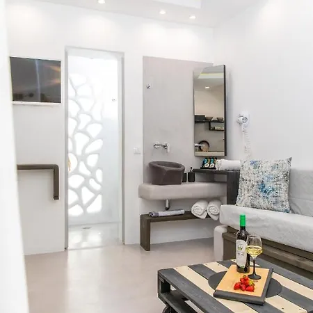 Sweet Emelia Luxury Suites Apartment *