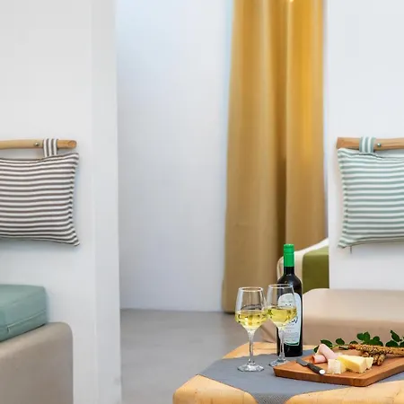 Sweet Emelia Luxury Suites *