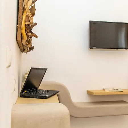 Sweet Emelia Luxury Suites